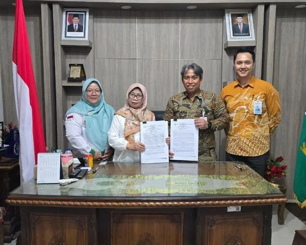 Bank Sumsel Babel Muaradua Jalin Kerja Sama Pengelolaan Keuangan dengan Kemenag OKU Selatan (Foto: Dok BSB)