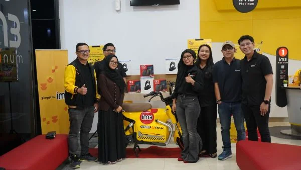 Bikin Untung! Ikut Program IM3 Pasti Simpel, Warga Sumatra Dapat Motor Listrik (Foto : Indosat Ooredoo)