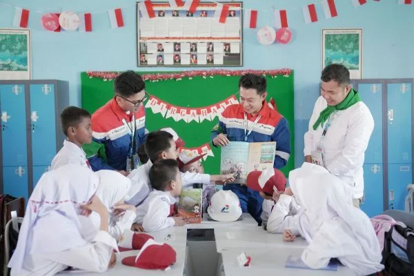 Hari Pendidikan Nasional, Kilang Plaju Dukung Pendidikan Berkualitas Guna Cetak Generasi Emas Indonesia (Foto :Pertamina Patra Niaga   RU 3)