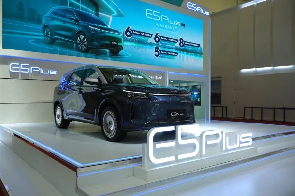 DFSK E5 Plus Jadi Magnet Pengunjung di GIIAS 2026, Bukti Trend PHEV Makin Menguat (Foto: Dok DFSK)