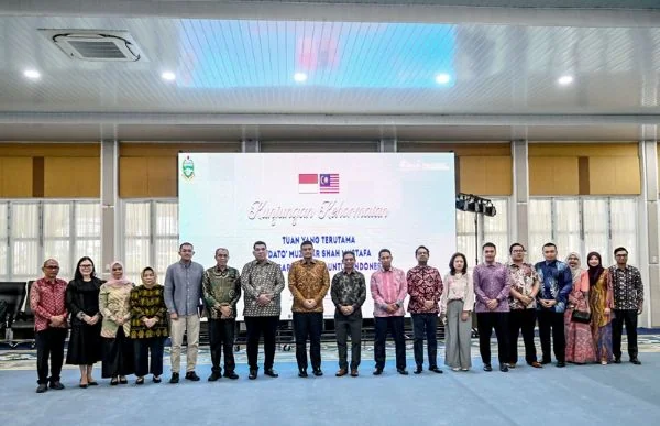 Pangkas Biaya Logistik, Bobby Nasution Dorong Pembukaan Jalur Laut Ekspor UMKM ke Malaysia (Foto: Dok Diskominfo Pemprov Sumut)