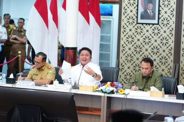Gubernur Sumatera Selatan, H. Herman Deru, menghadiri Rapat Koordinasi Kesiapan Pemberlakuan Angkutan Batubara Menggunakan Jalan Khusus Pertambangan  (Dok : Ist).