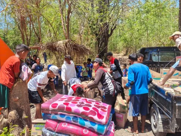 Menembus Jarak demi Kemanusiaan, Kilang Plaju Kirim Bantuan Darurat ke Manggarai NTT
(Foto : Dok Pertamina Patra Niaga Kilang Plaju)