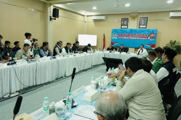 Rapat Koordinasi Satuan Tugas Pemulihan Pascabencana DPR RI dan Satuan Tugas (Satgas) Percepatan Rehabilitasi dan Rekonstruksi Pascabencana Aceh, Sumatera Utara, dan Sumatera Barat, yang digelar di Banda Aceh 
(Dok : Ist).