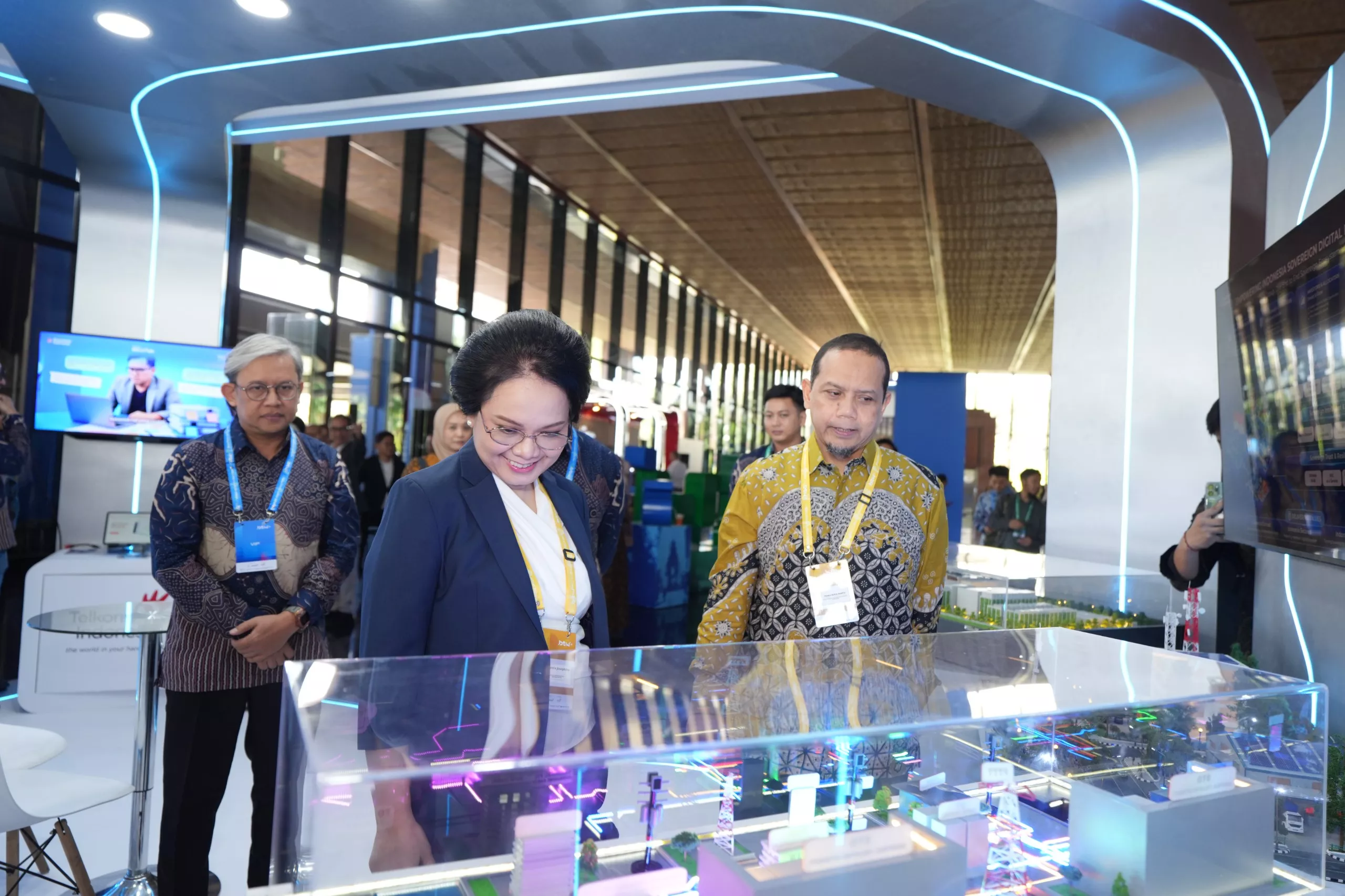 Tiga Srikandi TelkomGroup Suarakan Perspektif Kepemimpinan Perempuan di Bali Tech Week 2026 (Foto: Dok Telkom Indonesia)