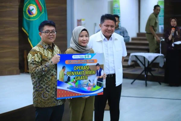 Bantu Kesehatan Masyarakat, Bank Sumsel Babel Gulirkan CSR Operasi Mata
(Foto : Dok Bank Sumsel Babel)