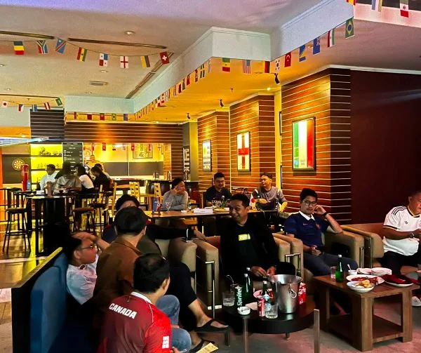 Nobar FIFA World Cup 2026 di ARYADUTA Palembang Sukses Besar, Penonton Membludak di RJ's Sport Restaurant
(Foto : Dok Aryaduta Palembang)
