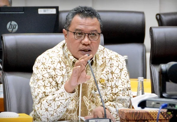 Wakil Ketua Komisi VII DPR RI Lamhot Sinaga (Dok : Ist).