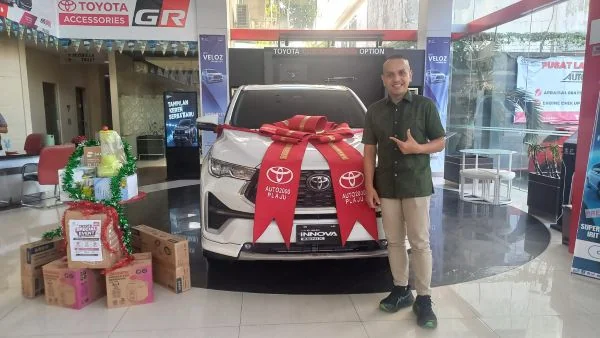 Konsumen Beralih ke Hybrid, Innova Zenix Paling Laris di Auto2000 Plaju
(Foto: KabarSumatra)