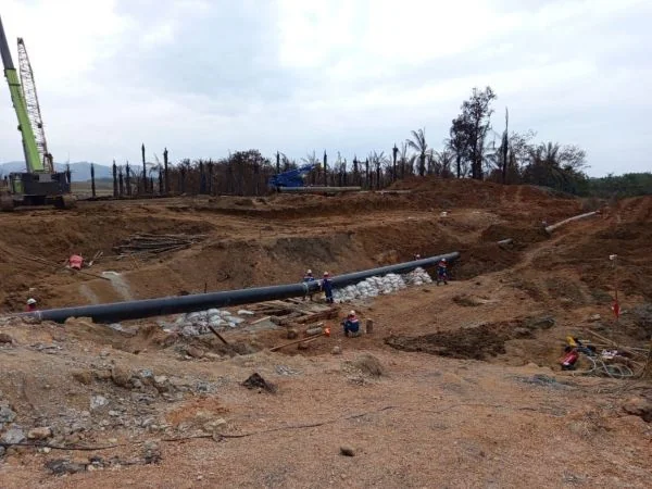 Proses perbaikan pipa gas pada jalur Grissik–Duri (GD) KP222 di Desa Selensen, Kabupaten Indragiri Hilir (Dok : Ist).