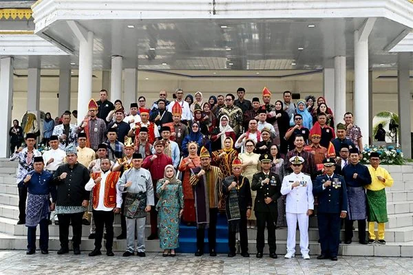 Hardiknas 2026, Gubernur Bobby Usulkan Kenaikan Gaji Guru Tiap Tahun
(Foto: Pemprov Sumut)