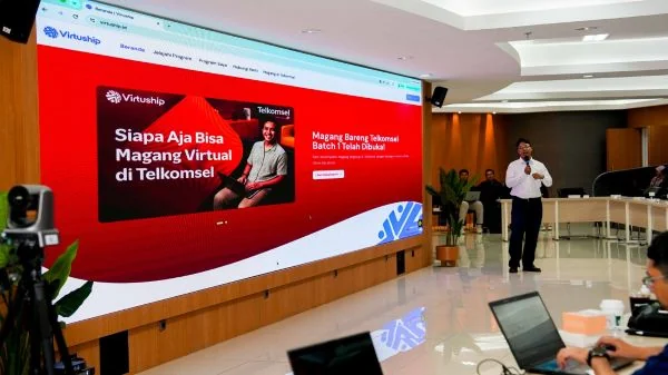 Lebih dari Sekadar Belajar, Mahasiswa Kini Bisa Rasakan Pengalaman Kerja Nyata di Telkomsel lewat Virtuship (Foto: Dok Telkomsel)