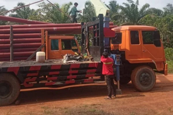 Tiang PLN masuk Dusun Bedeng, Kabupaten Siak (Dok : Ist).