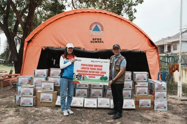 Tanggap Bencana Karhutla, Kilang Plaju Kirim Bantuan Logistik ke Petugas BPBD Sumsel (Foto: Dok Pertamina Patra Niaga Kilang Plaju)
