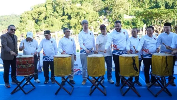 Lomba Selaju Sampan Digelar di Batang Palinggam, Diikuti Puluhan Tim
(Foto: Dok Pemko Padang)
