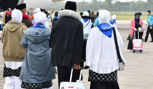 Ingatkan Jemaah Kloter 9, Kakanwil Kemenag Sumsel Tekankan Pentingnya Fisik Jelang Fase Armuzna
(Foto : Kementerian Haji dan Umroh Kanwil Sumsel)