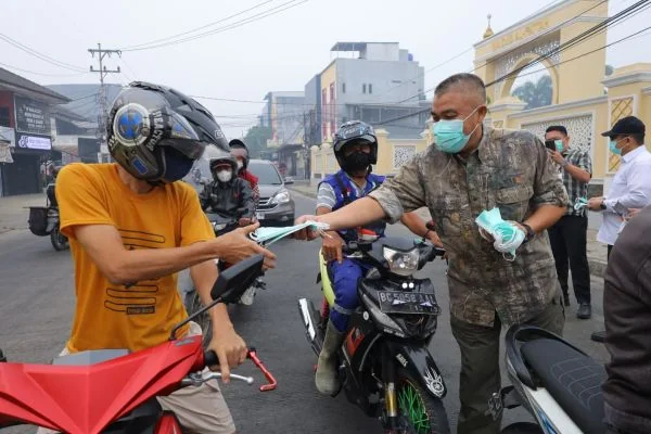 Tekan Dampak Udara Buruk, Pemkot Palembang Sebar 15 Ribu Masker Gratis
(Foto: Dok Pemkot Palembang)