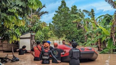 Hujan Ekstrem Picu Banjir dan Longsor di 13 Daerah Sumbar, Ribuan Warga Mengungsi
