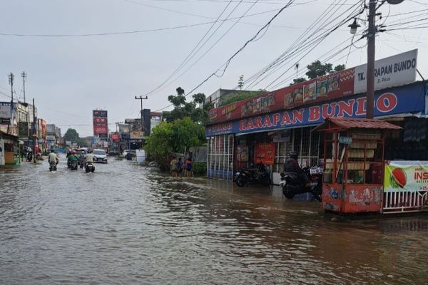 Intensitas Hujan Meningkat, BPBD Riau Minta Daerah Siapkan Status Siaga Bencana