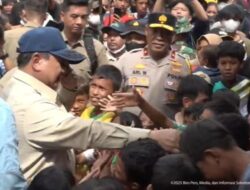 Prabowo Penuhi Janji ke Warga Aceh Tamiang: Bagikan Mainan dan Pantau Layanan Kesehatan