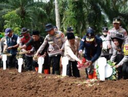 10 Korban Banjir Bandang Sumbar Dimakamkan Massal Setelah 14 Hari Tak Teridentifikasi