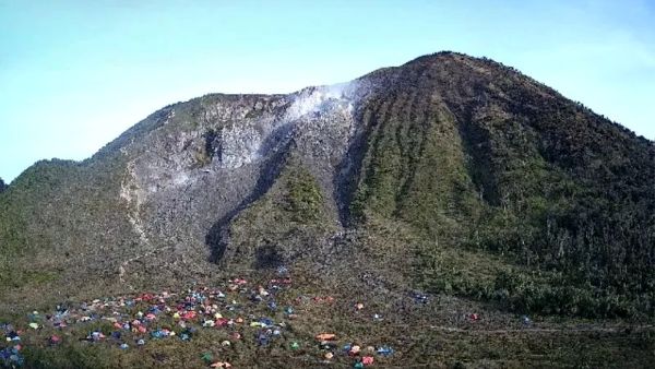 Status Gunung Talang Naik ke Level Waspada, Aktivitas Dipicu Gempa Tektonik Solok