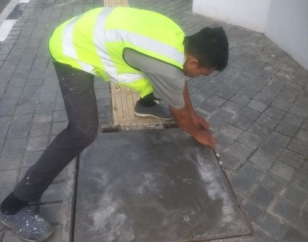 Marak Aksi Rayap Besi, Pekanbaru Ganti Penutup Trotoar dari Besi dengan Material Semen