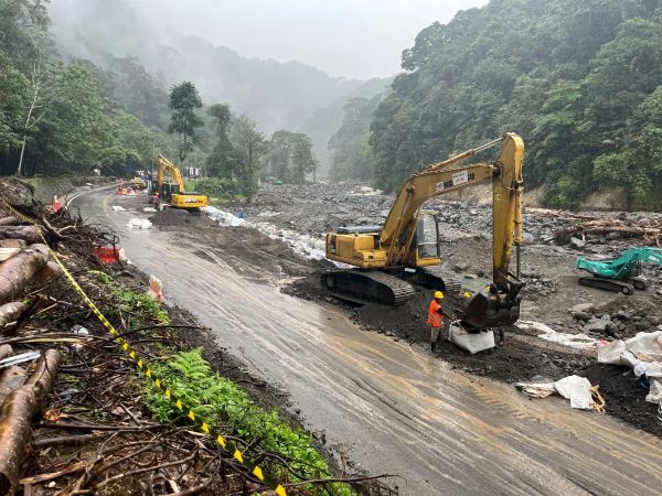 Jalan Padang–Bukittinggi Mulai Uji Coba, Ini Aturan Jam Operasionalnya