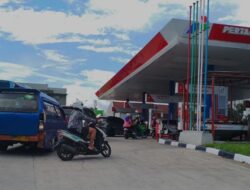 Di Tengah Pemulihan Pascabanjir, Antrean BBM Masih Membebani Warga Sumbar