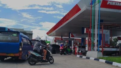 Di Tengah Pemulihan Pascabanjir, Antrean BBM Masih Membebani Warga Sumbar