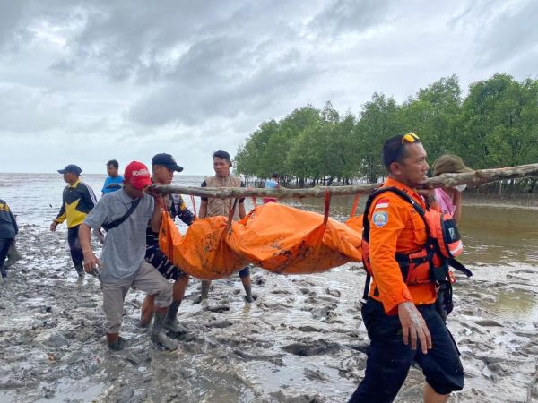 Tiga Hari Pencarian, Jasad ABK KM Makmur Jaya 89 Ditemukan