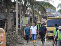 Pemerintah Aceh Kerahkan Alat Berat Bersihkan Sekolah Pascabanjir Aceh Tamiang