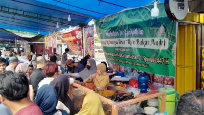 Pasar Ramadhan WR Supratman Jadi Pusat Berburu Takjil Warga Pekanbaru