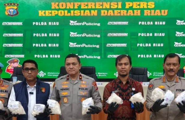 Polda Riau Gagalkan Peredaran 23 Kg Heroin, Tiga Tersangka Ditangkap di Bengkalis