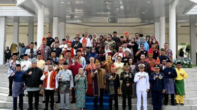 Hardiknas 2026, Gubernur Bobby Usulkan Kenaikan Gaji Guru Tiap Tahun