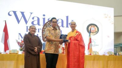 Peringati Hari Tri Suci Waisak, Wali Kota Medan Ajak Umat Buddha Pancarkan Kebaikan