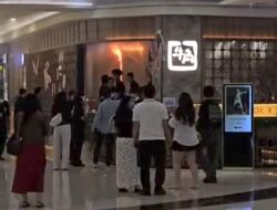 PIM Kebakaran, Pengunjung Panik Selamatkan Diri dari Asap Tebal