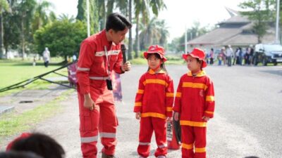 Aksi Pemadam Cilik! Keseruan Fire Fun Learning Bersama Fire Brigade Kilang Plaju