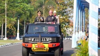 Pimpin Upacara Hari Bhayangkara ke-80, Herman Deru Harapkan Polri Semakin Responsif dan Dipercaya