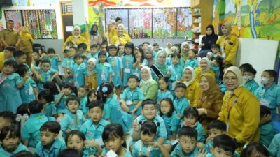 Kunjungi Sekolah saat MPLS, Bunda PAUD Palembang Ingatkan Pentingnya Edukasi Tanpa Kekerasan
