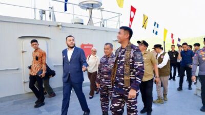 Masyarakat Bisa Naik Gratis! KRI Teluk Kendari-518 Gelar Open Ship di Pelabuhan Teluk Bayur