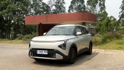 Lengkapi Varian MPV, Kia Carens Manual Transmission Resmi Mengaspal di Indonesia