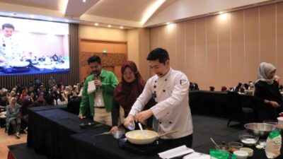 Masak Bareng Nicky Tirta, Event ‘Ragam Raso Kito’ ARYADUTA Palembang Diserbu 500 Peserta