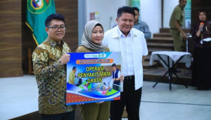 Bantu Kesehatan Masyarakat, Bank Sumsel Babel Gulirkan CSR Operasi Mata