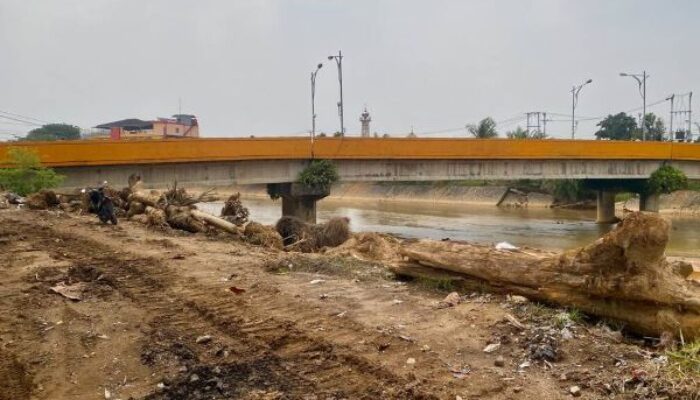 Cegah Banjir, Pemko Padang Intensifkan Pengerukan Sungai Bantuan BWS V