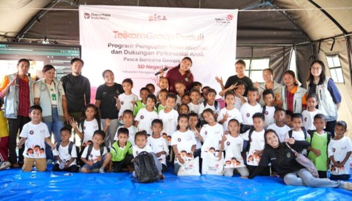 Dukung Pemulihan Sekolah di Manggarai, Telkom Hadirkan Akses Internet dan Bantuan Fasilitas Belajar